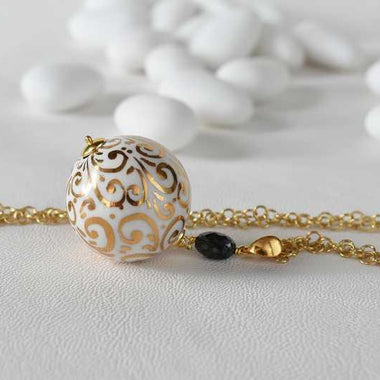 Collana con diamante nero e ceramica dipinta oro 24k